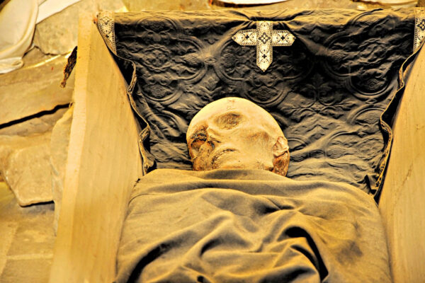 800-year-old Mummy Found in Peru