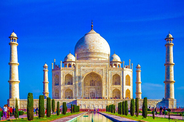 Taj Mahal: Agra, Uttar Pradesh