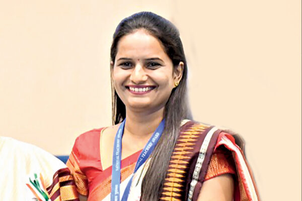 Pune Teacher Wins National Teachers’ Award