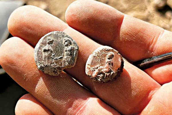 Ancient Clay Seals Discovered 
