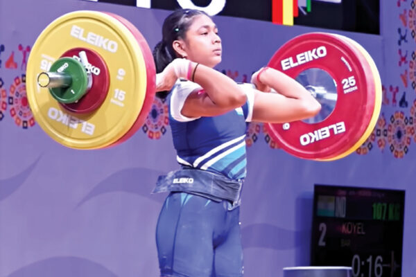 Indian Weightlifter Makes New Records at Commonwealth Championships